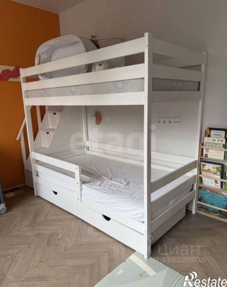 3-комн квартира ул Авиационная, 1,  д. 1