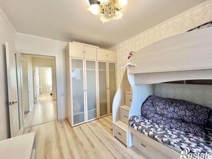 3-комн квартира ул Авиационная, 1,  д. 1