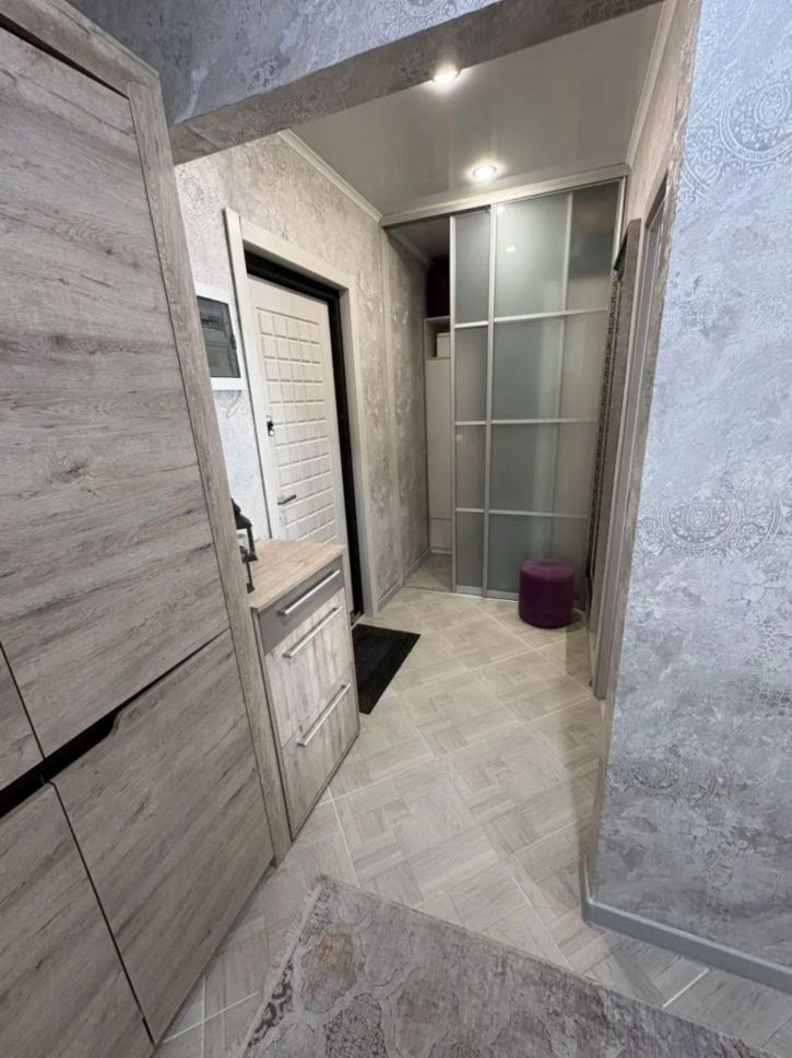1-комн квартира Романа Брянского ул, 25