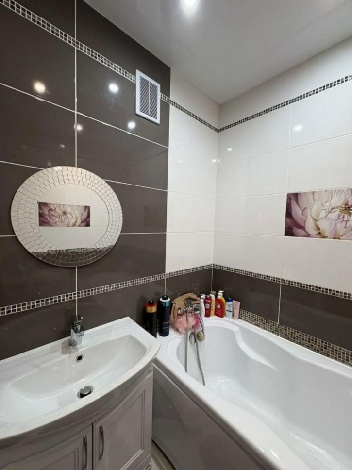 1-комн квартира Романа Брянского ул, 25