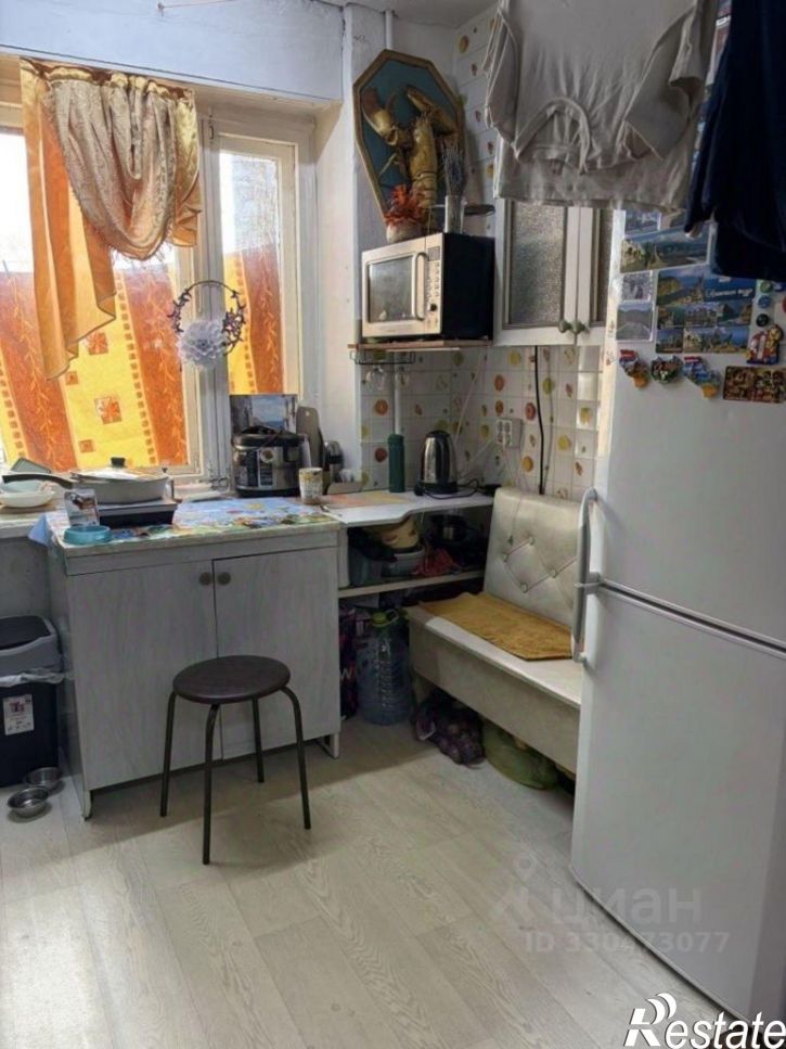 Комната Новозыбковская улица, 19,  д. 19