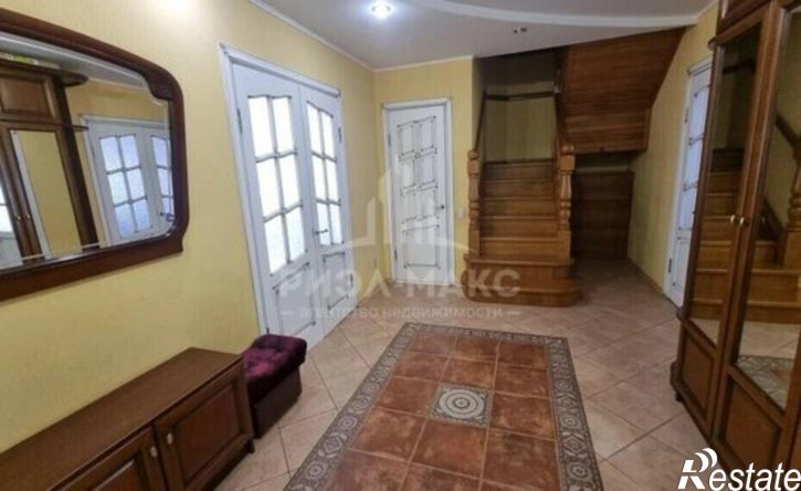4-комн квартира улица Пересвета, 20,  д. 20