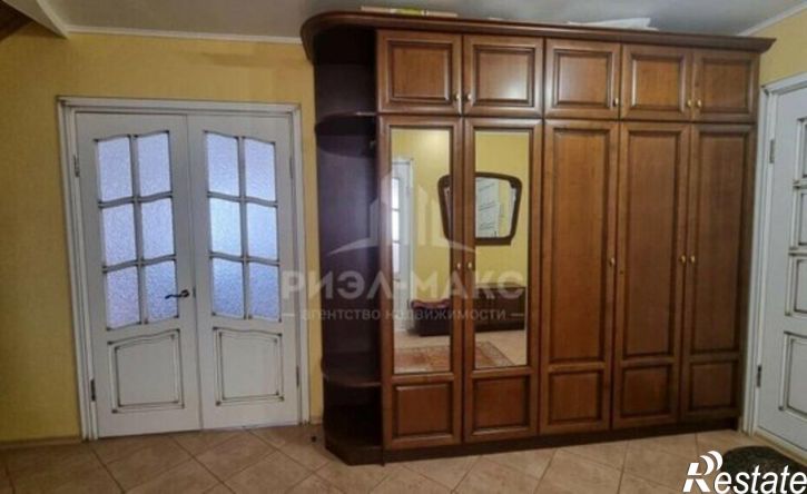 4-комн квартира улица Пересвета, 20,  д. 20