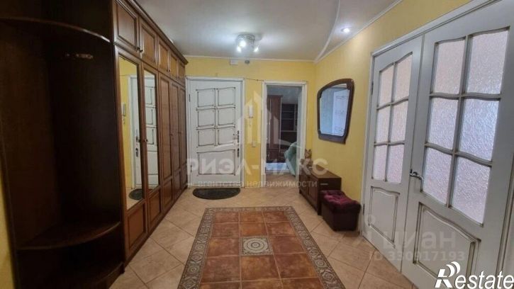 4-комн квартира улица Пересвета, 20,  д. 20