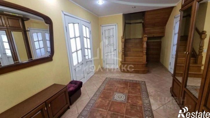 4-комн квартира улица Пересвета, 20,  д. 20
