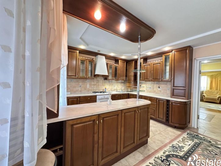 4-комн квартира улица Пересвета, 20,  д. 20