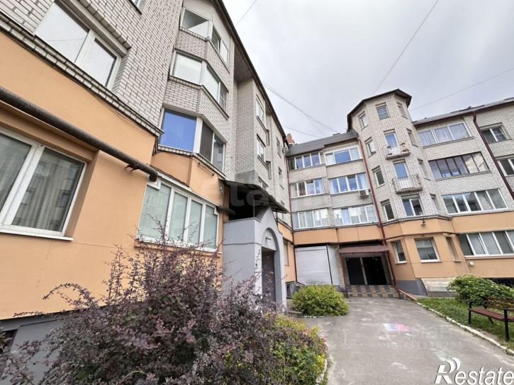 4-комн квартира улица Пересвета, 20,  д. 20