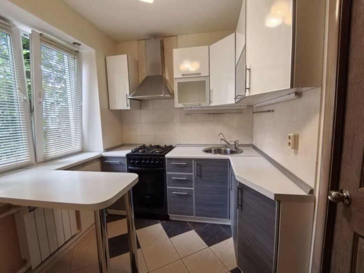 2-комн квартира Крахмалева ул, 9