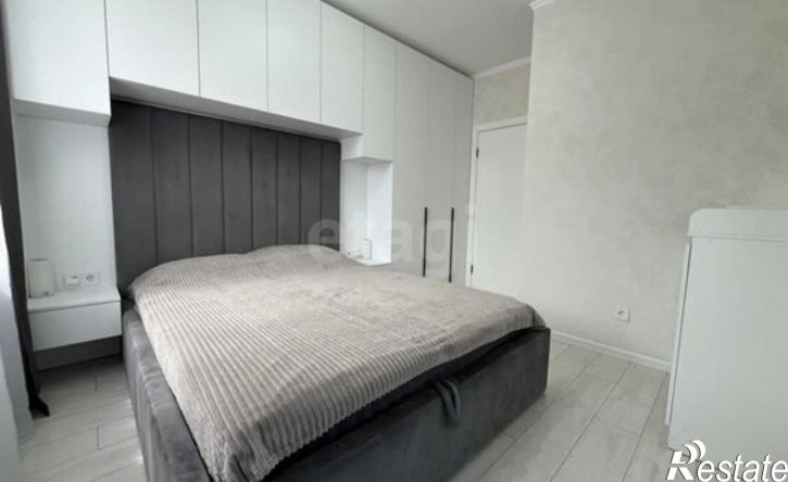 3-комн квартира улица Горбатова, 18,  д. 18