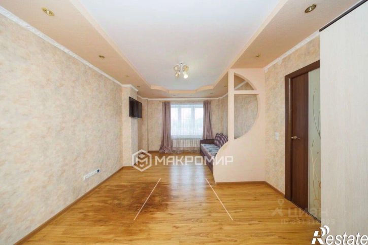 1-комн квартира улица Комарова, 61,  д. 61