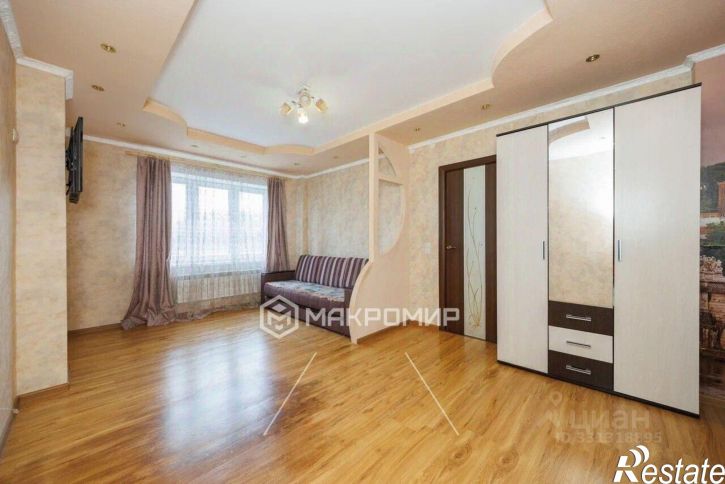 1-комн квартира улица Комарова, 61,  д. 61