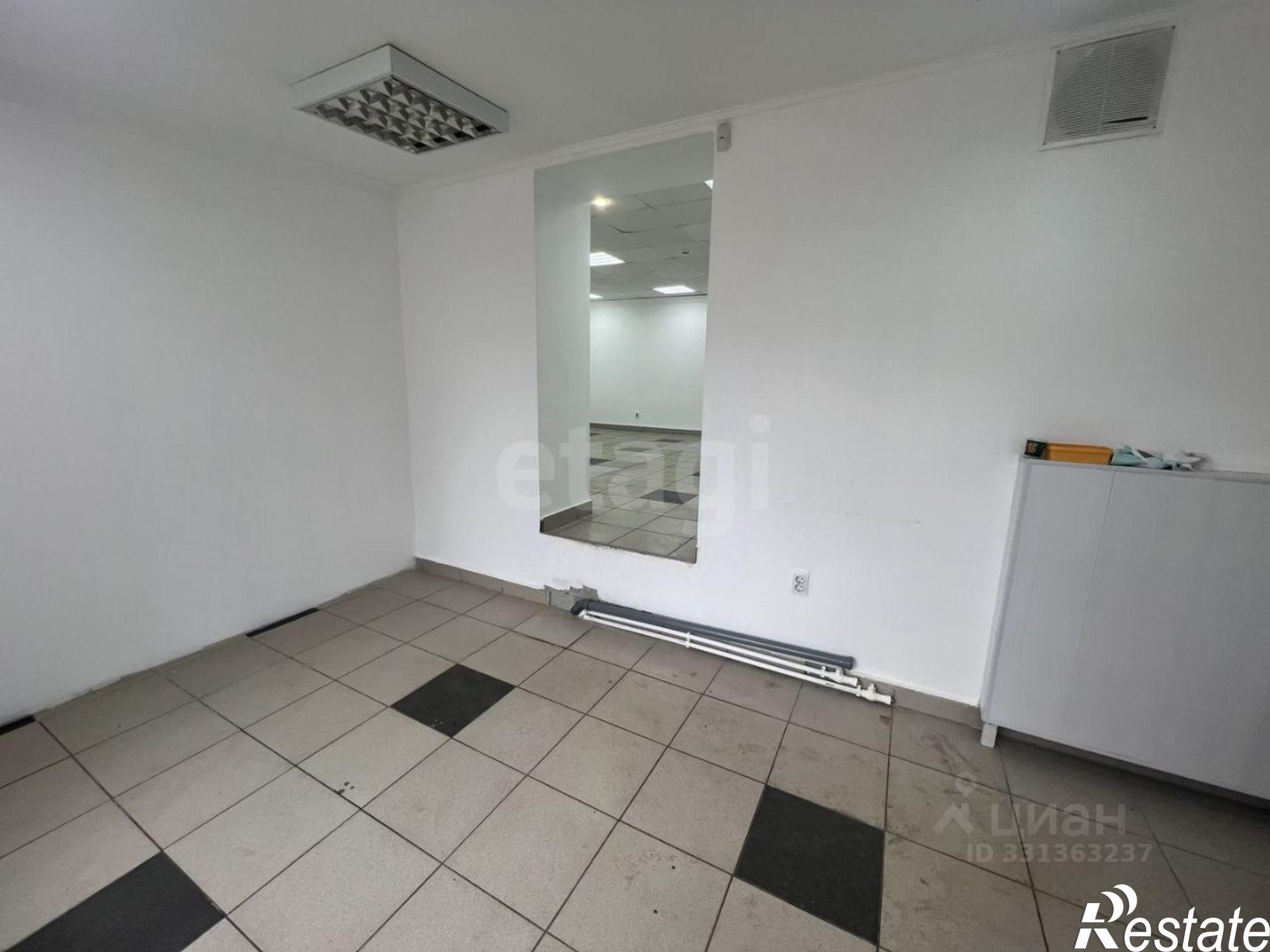 Купить торговое помещение за 5 740 940 рублей на ул Крахмалева, 19