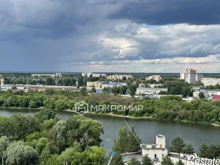 3-комн квартира ул Комарова, 49,  д. 49