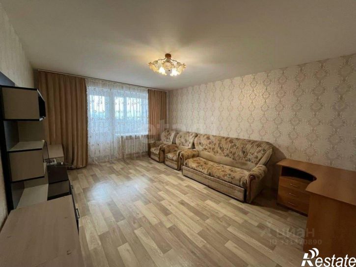 3-комн квартира улица Тютчева, 1,  д. 1