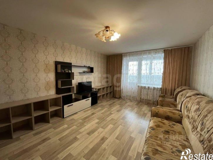3-комн квартира улица Тютчева, 1,  д. 1