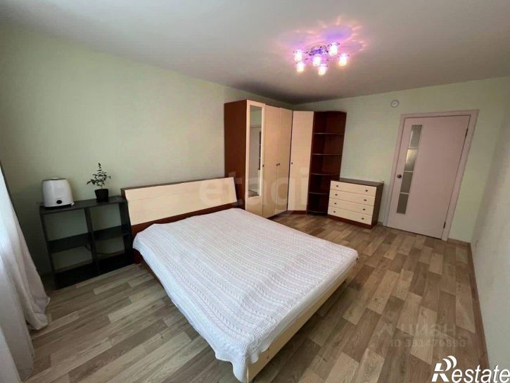 3-комн квартира улица Тютчева, 1,  д. 1