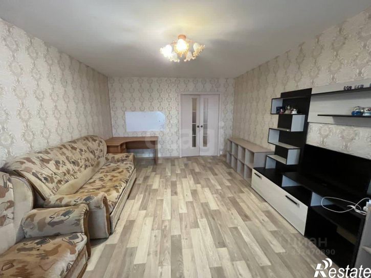 3-комн квартира улица Тютчева, 1,  д. 1