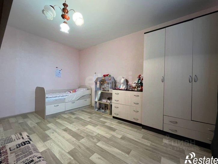 3-комн квартира улица Тютчева, 1,  д. 1