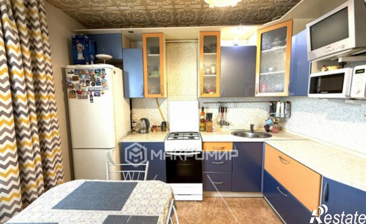 3-комн квартира пер Литвинова, 1,  д. 1