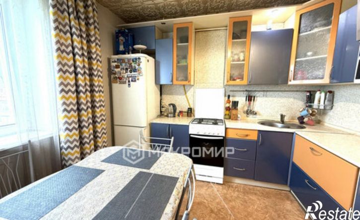 3-комн квартира пер Литвинова, 1,  д. 1