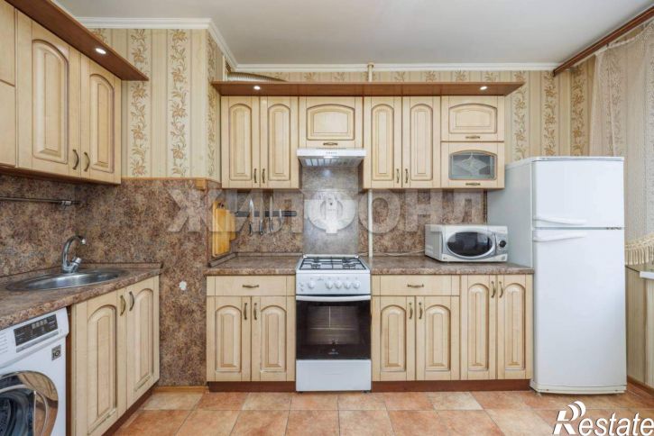 3-комн квартира Романа Брянского ул., д.6