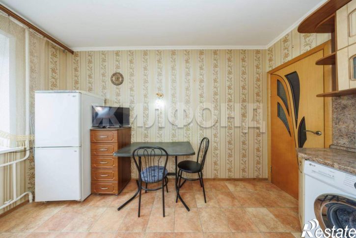 3-комн квартира Романа Брянского ул., д.6