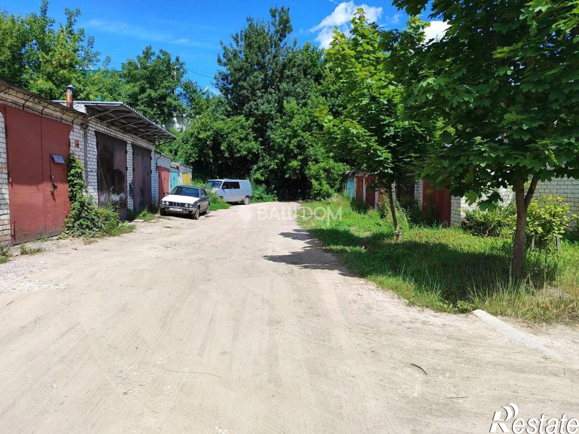 Купить гараж, место в паркинге за 560 510 рублей на ул Карачижская, 79/4