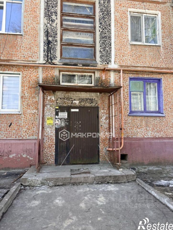 2-комн квартира ул Вали Сафроновой, 3,  д. 3