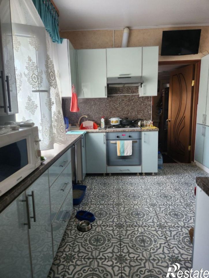 4-комн квартира ул Днепровская, 10,  д. 10