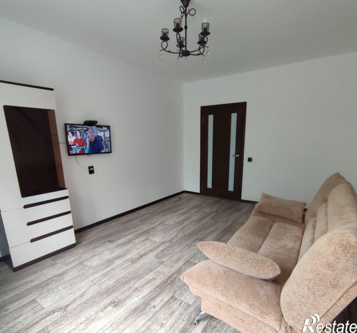 3-комн квартира ул Авиационная, 8,  д. 8