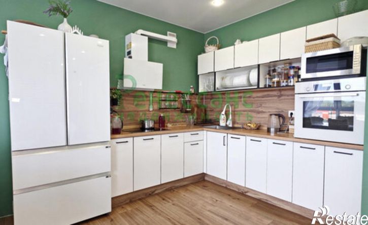 3-комн квартира улица Ульянова, 24