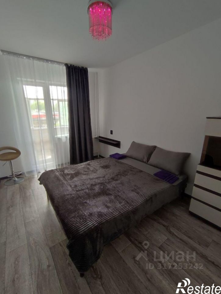 3-комн квартира ул Авиационная, 8,  д. 8