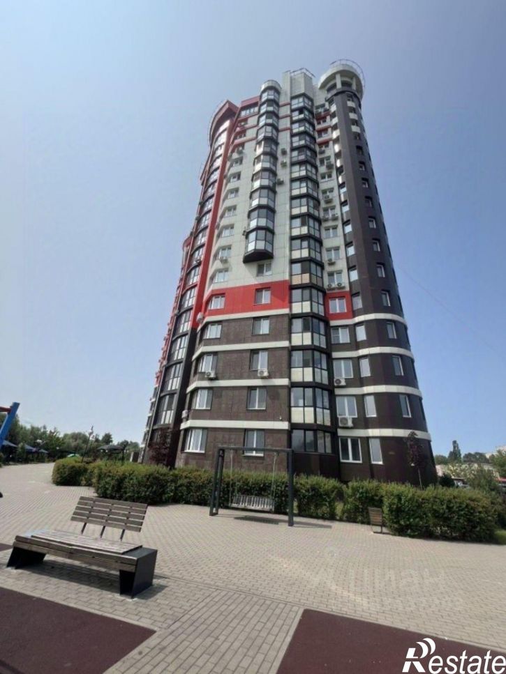 3-комн квартира мкр Московский, д 60