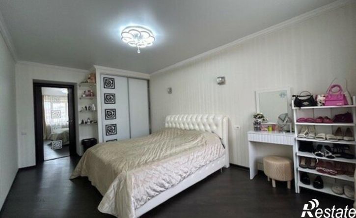 2-комн квартира ул Бежицкая, 1 8,  д. 1 8,  к. 8