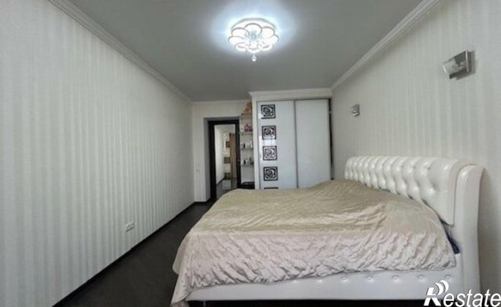 2-комн квартира ул Бежицкая, 1 8,  д. 1 8,  к. 8
