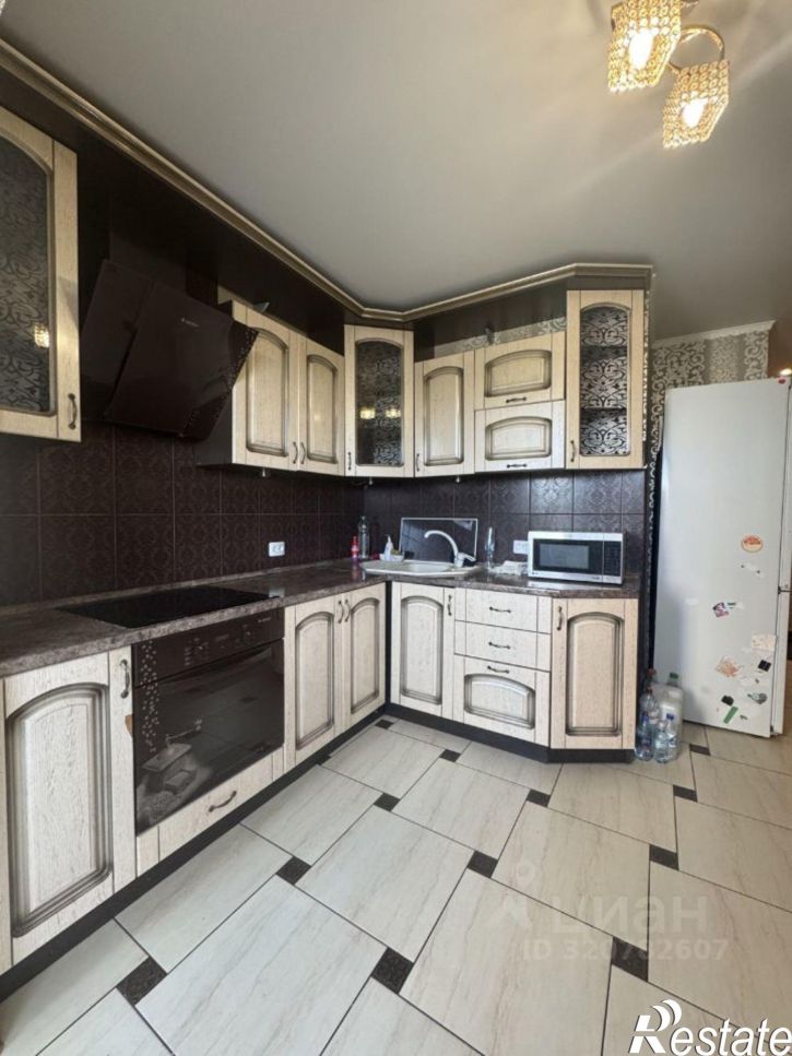 2-комн квартира улица Комарова, 57,  д. 57