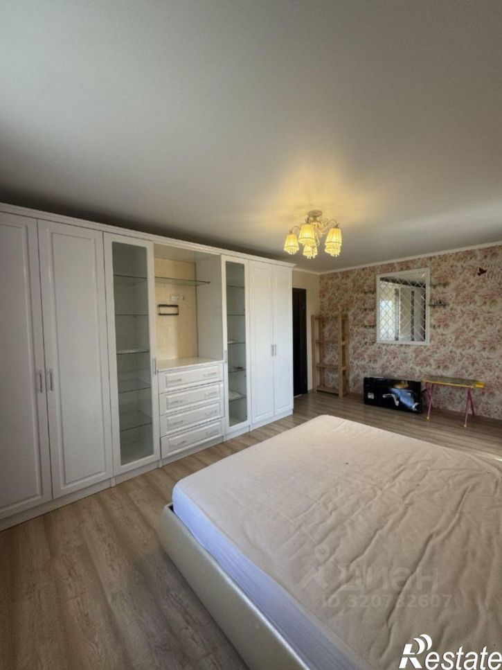 2-комн квартира улица Комарова, 57,  д. 57