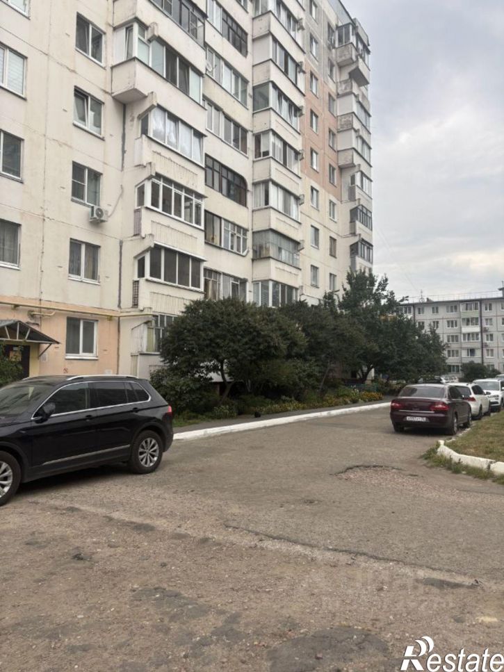 3-комн квартира улица Камозина, 27,  д. 27