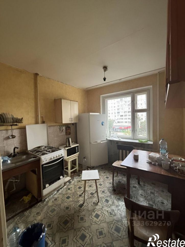 3-комн квартира улица Камозина, 27,  д. 27