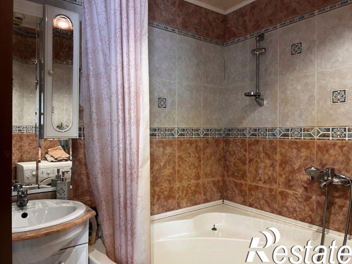 3-комн квартира улица Камозина, 23,  д. 23