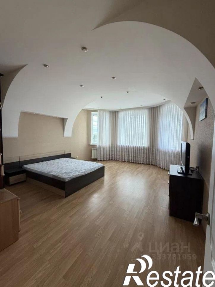 3-комн квартира проспект Ленина, 28 к1,  д. 28 к1