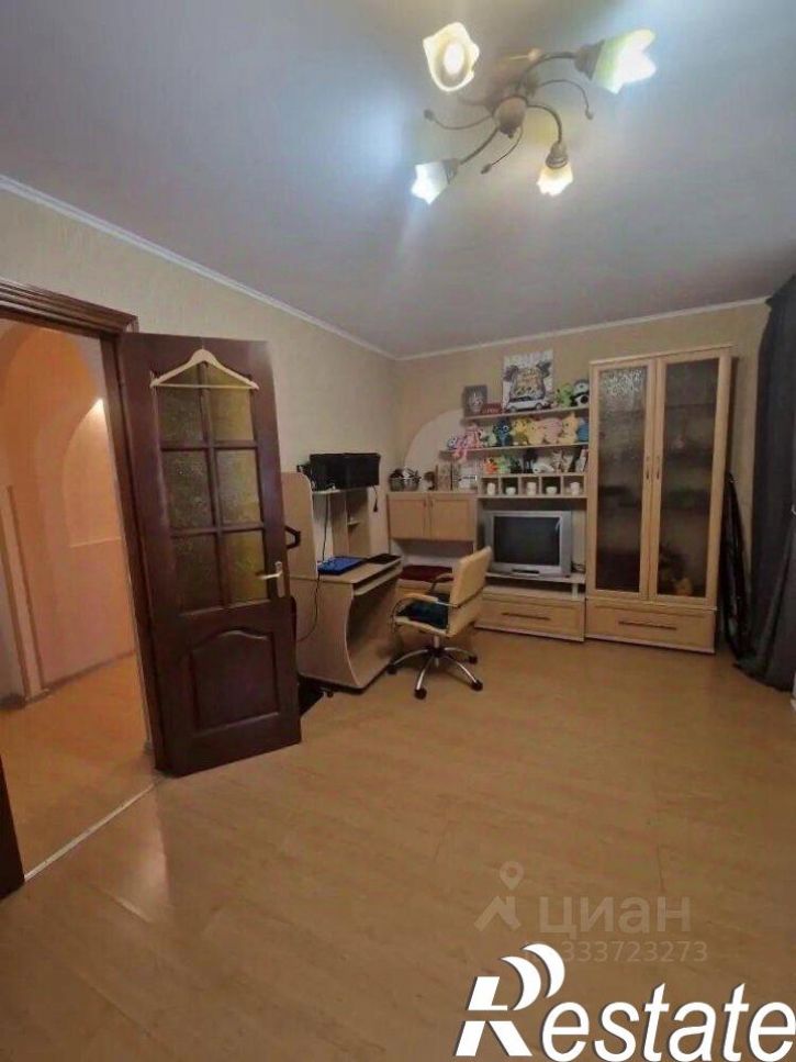 3-комн квартира Унечская улица, 97,  д. 97