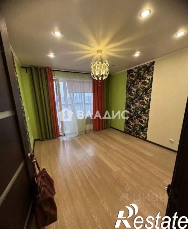 2-комн квартира улица Братьев Ткачёвых, 3,  д. 3