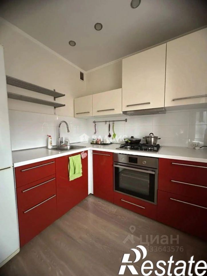2-комн квартира улица Братьев Ткачёвых, 3,  д. 3