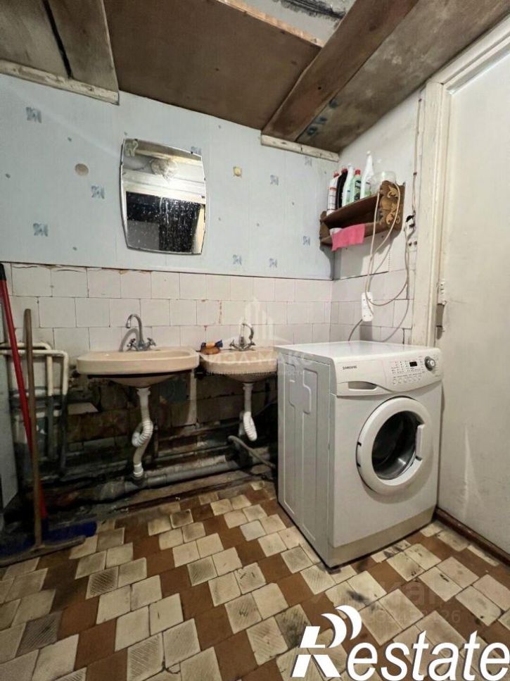 Комната Новозыбковская улица, 19,  д. 19