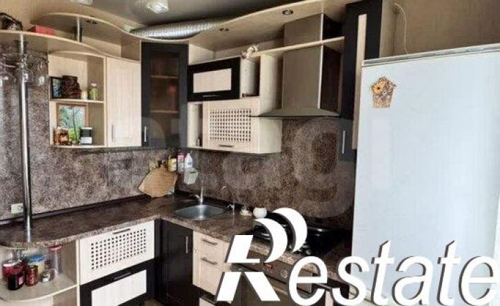 3-комн квартира улица Бурова, 43,  д. 43
