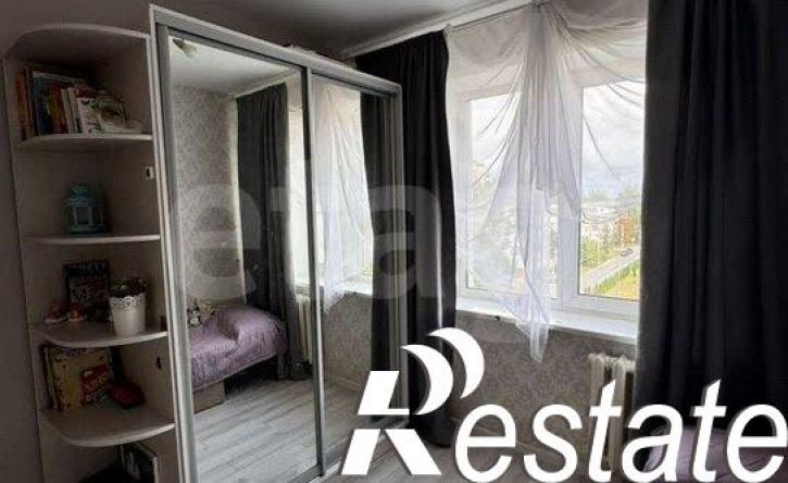 3-комн квартира улица Бурова, 43,  д. 43