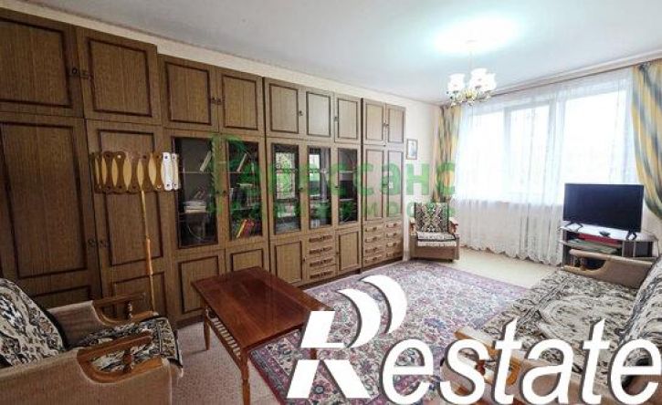 3-комн квартира улица Бурова, 47,  д. 47