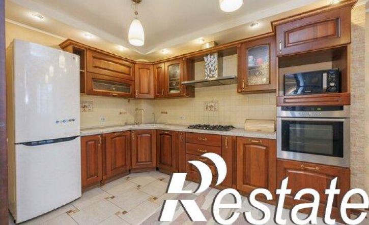 3-комн квартира улица Медведева, 56,  д. 56