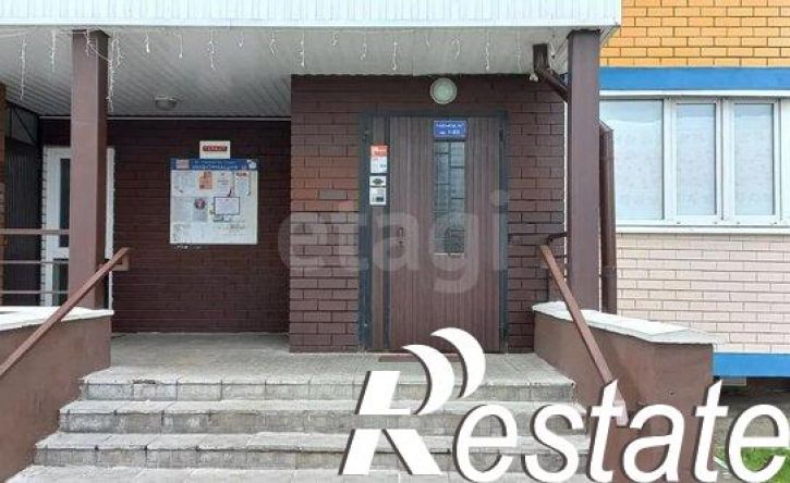 3-комн квартира улица Комарова, 53,  д. 53